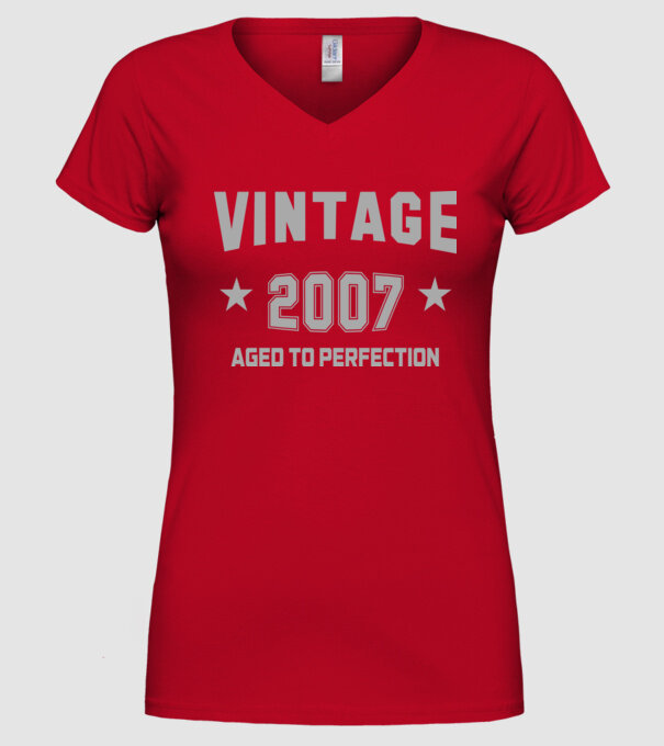Vintage - 2007 model roșu pe tricou