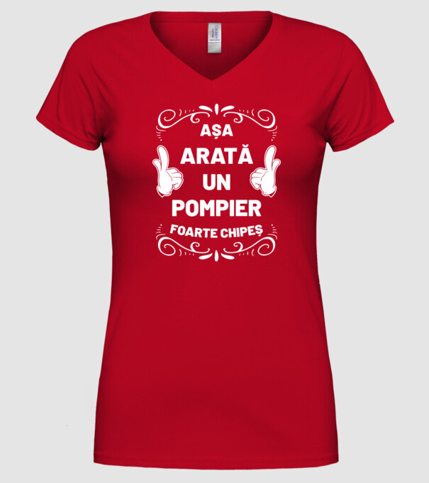 Așa arată un pompier foarte chipeș model roșu pe tricou
