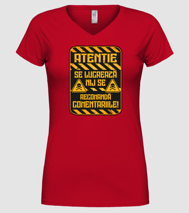 Nu se recomandă comentariile D9233657 model roșu pe tricou