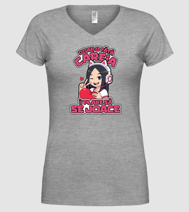 doar o fată căreia îi place să se joace model gri pe tricou