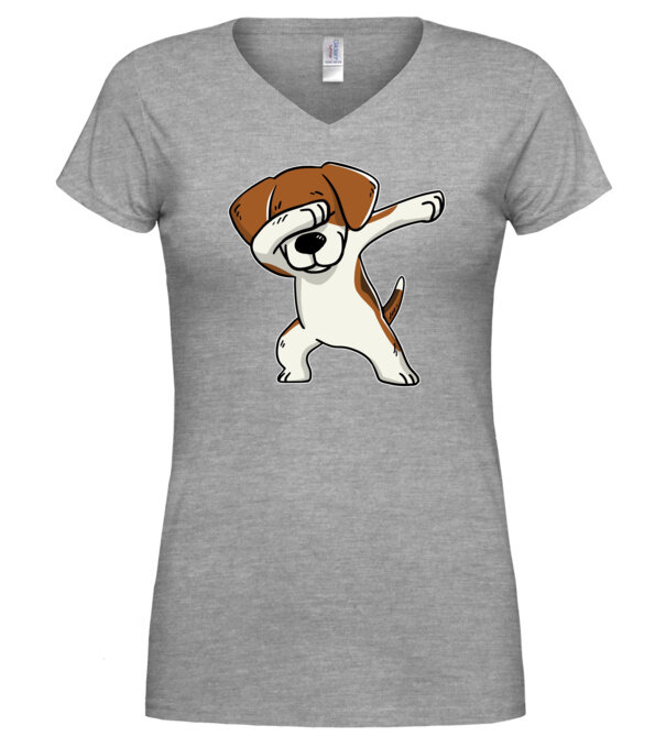  model  pe tricou