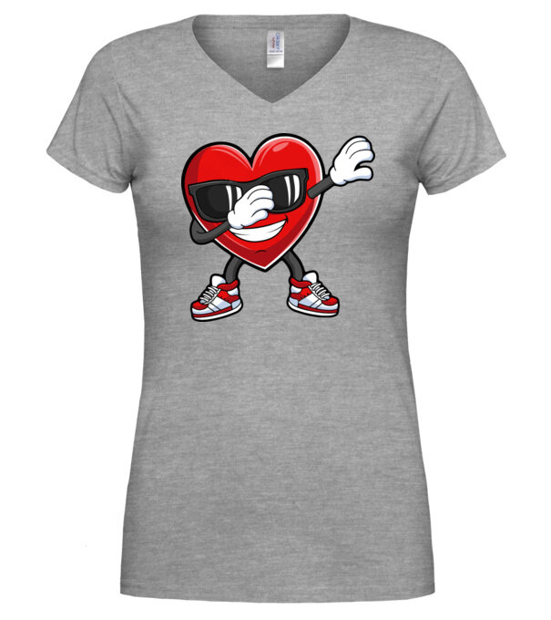  model  pe tricou