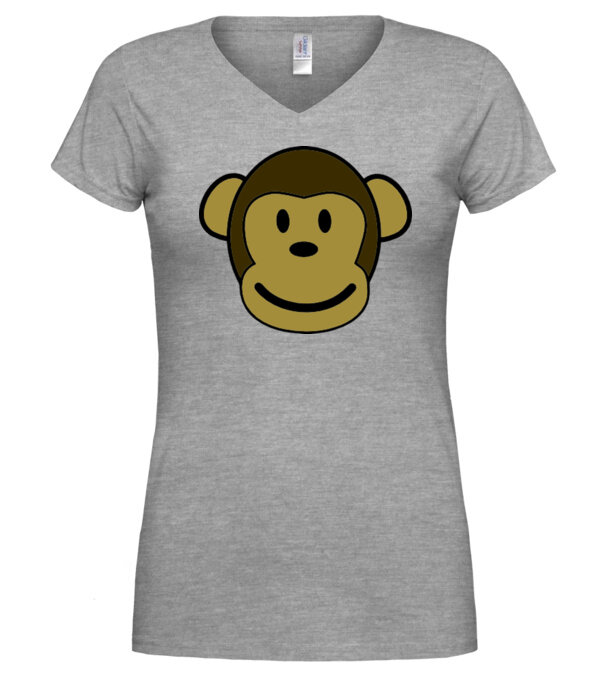  model  pe tricou