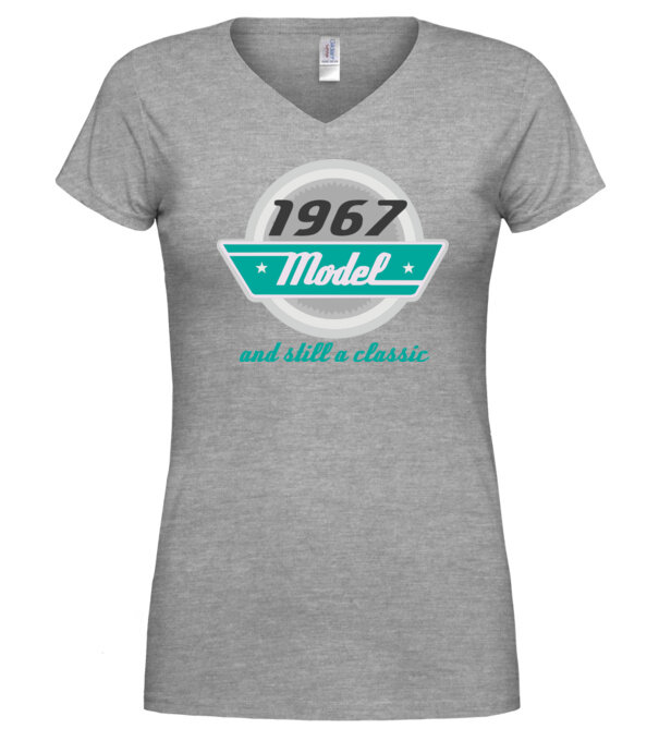  model  pe tricou