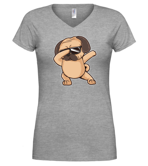  model  pe tricou