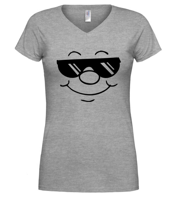  model  pe tricou