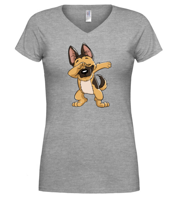  model  pe tricou