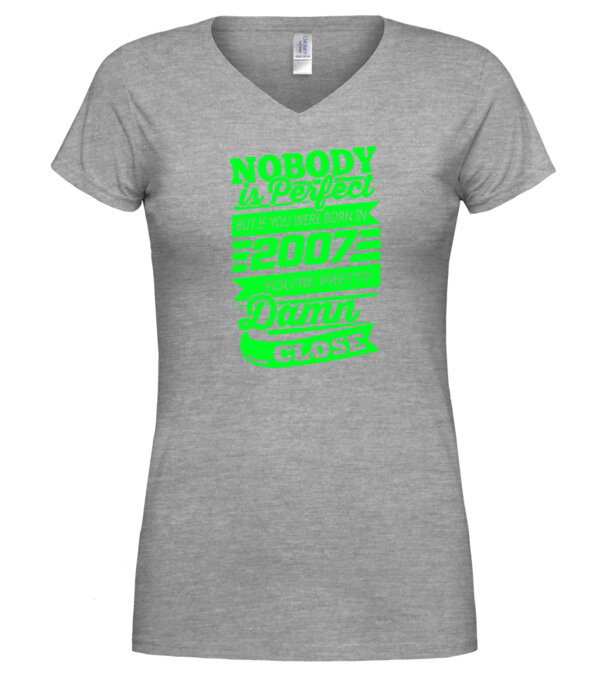  model  pe tricou