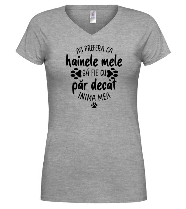  model  pe tricou