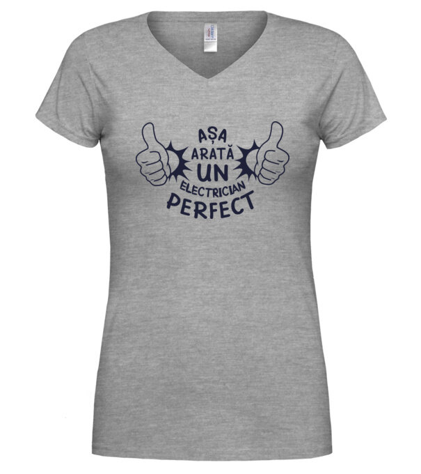  model  pe tricou