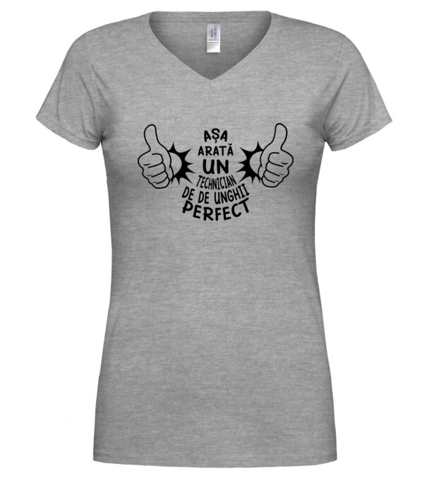  model  pe tricou