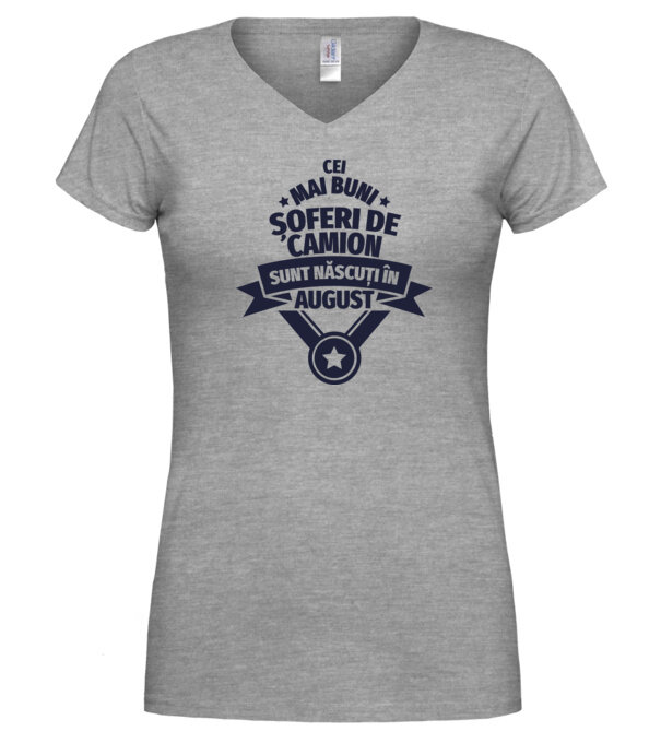  model  pe tricou