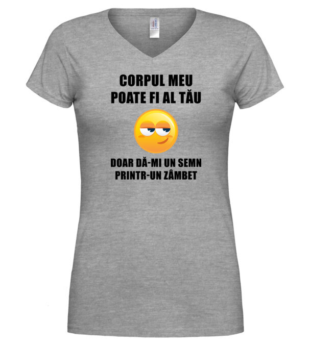 model  pe tricou