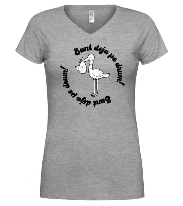  model  pe tricou