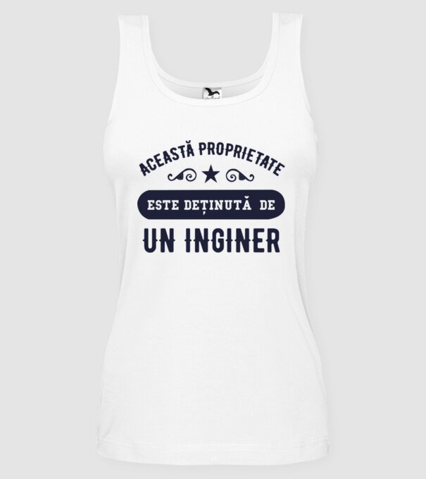 Această proprietate este deținută de un inginer model alb pe tricou