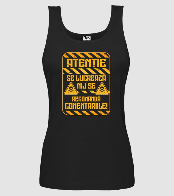 Nu se recomandă comentariile model negru pe tricou