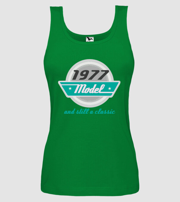 Model and still a classic - 1977 model verde pe tricou