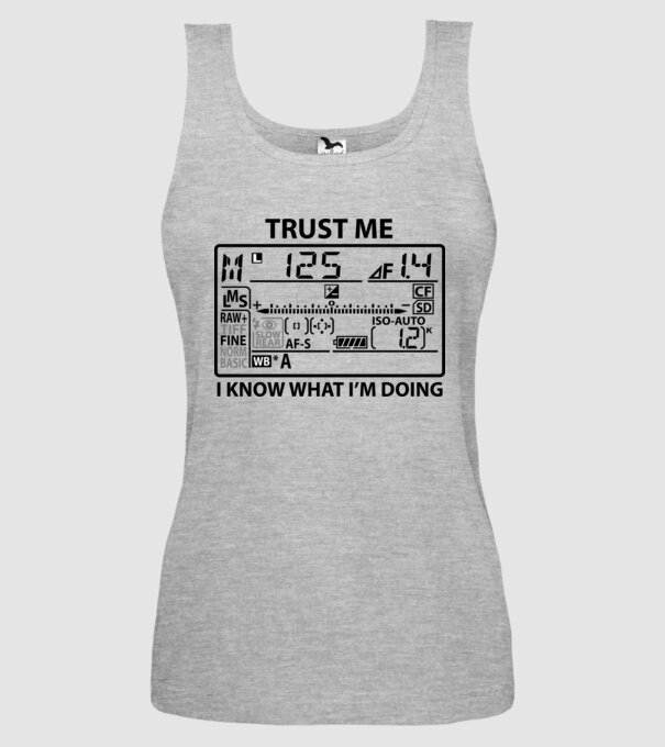 Trust me i'm a photographer model gri pe tricou