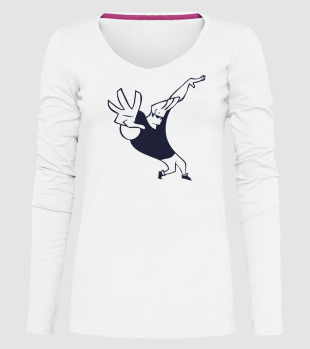 model alb pe tricou
