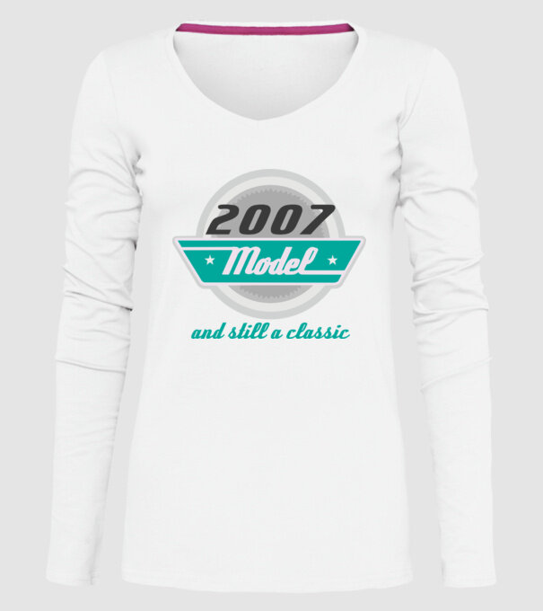 Model and still a classic - 2007 model alb pe tricou