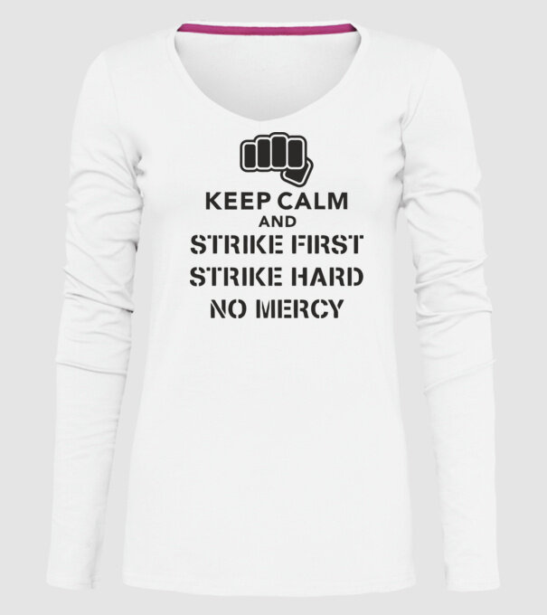 Keep calm and strike first cobra kai model alb pe tricou