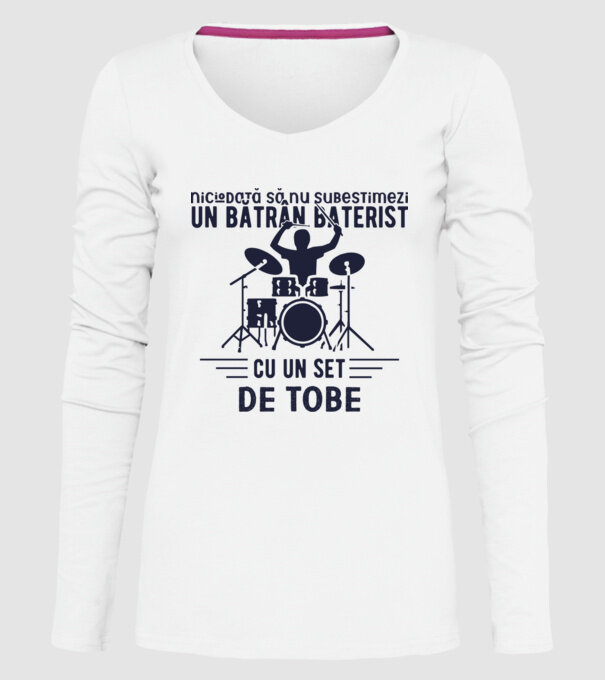 niciodată să nu subestimezi un bătrân baterist cu un set de tobe model alb pe tricou