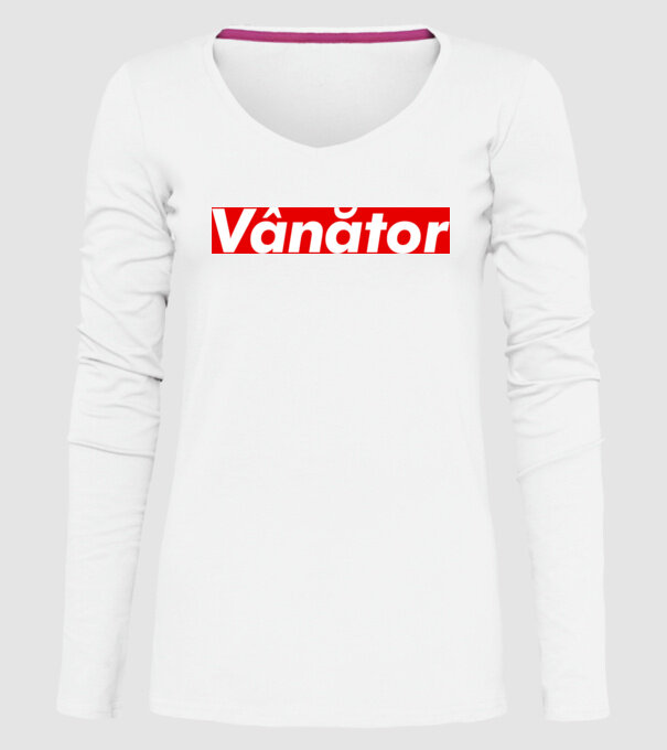 vânător model alb pe tricou