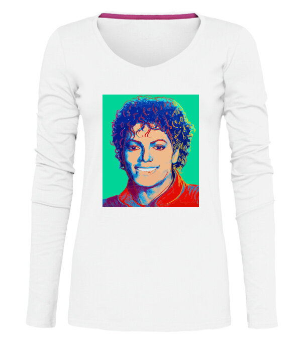 model  pe tricou
