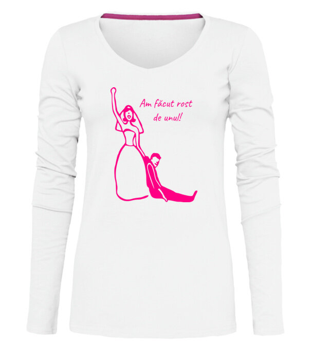  model  pe tricou