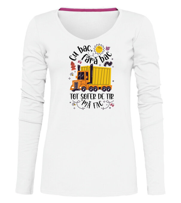  model  pe tricou