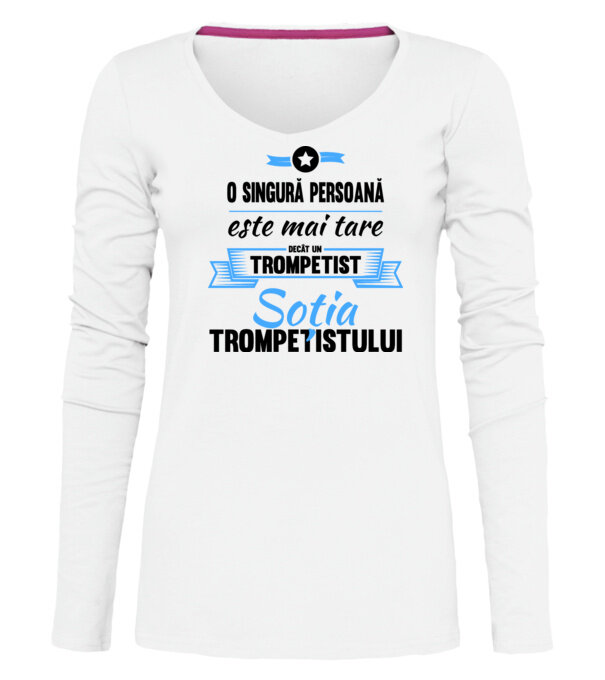  model  pe tricou