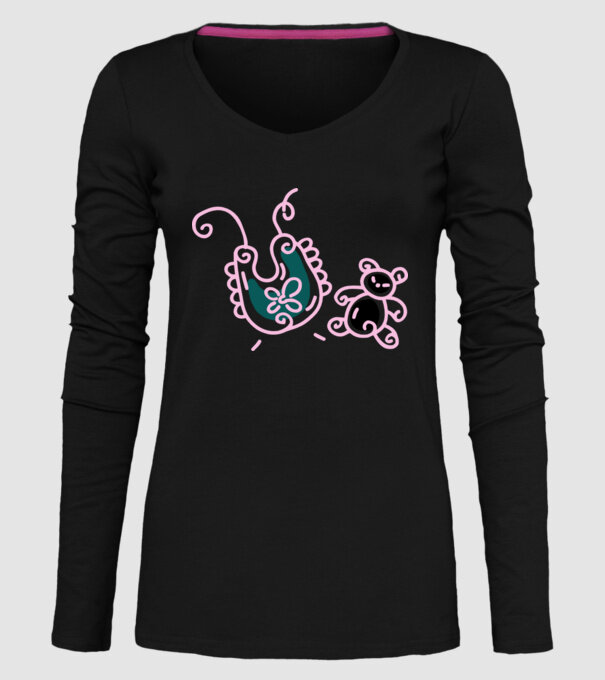 Bebe model negru pe tricou