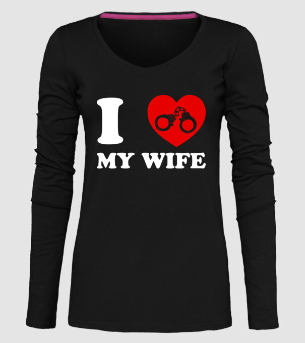I love my wife model negru pe tricou