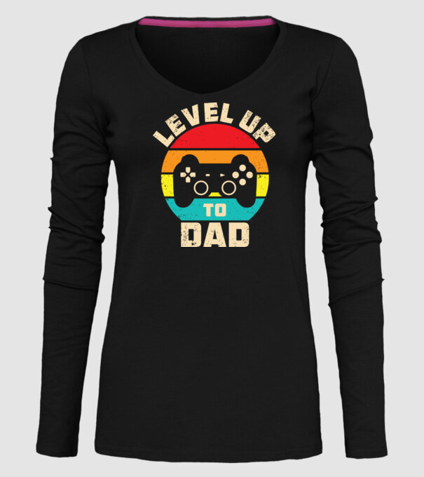 Level Up Dad model negru pe tricou
