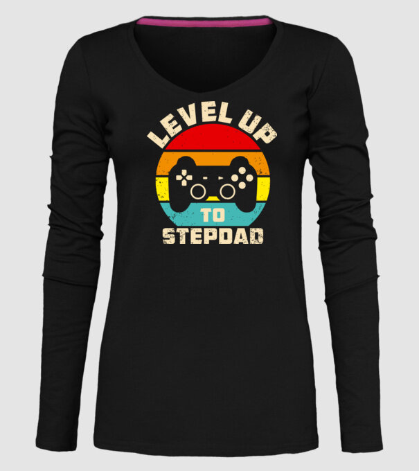 Level Up Stepdad model negru pe tricou