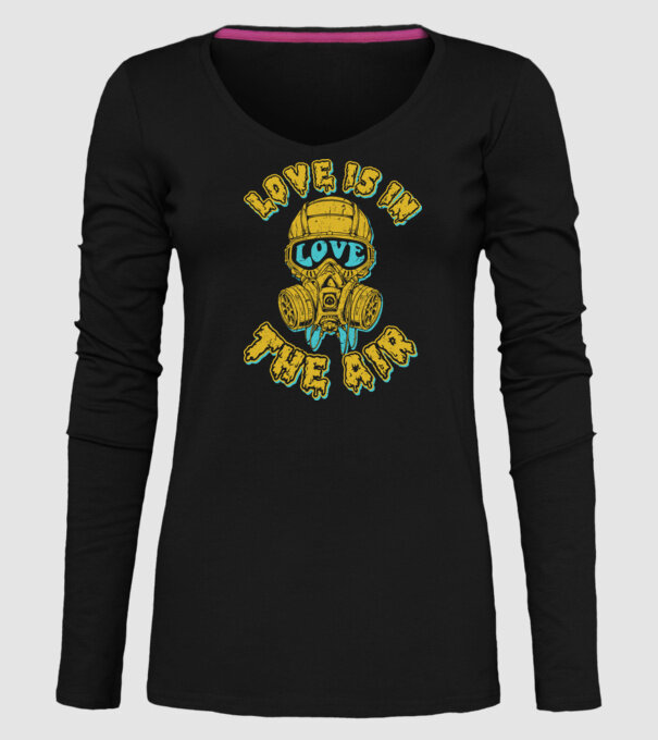 Love is in the air model negru pe tricou