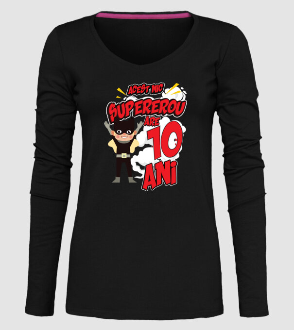 Acest mic supererou are 10 ani model negru pe tricou
