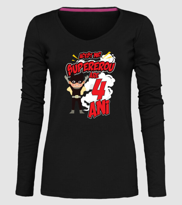 Acest mic supererou are 4 ani model negru pe tricou