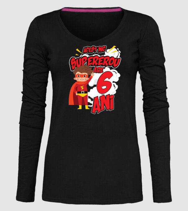 Acest mic supererou are 6 ani model negru pe tricou