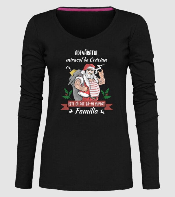adevăratul miracol de Crăciun este că pot să-mi suport familia model negru pe tricou