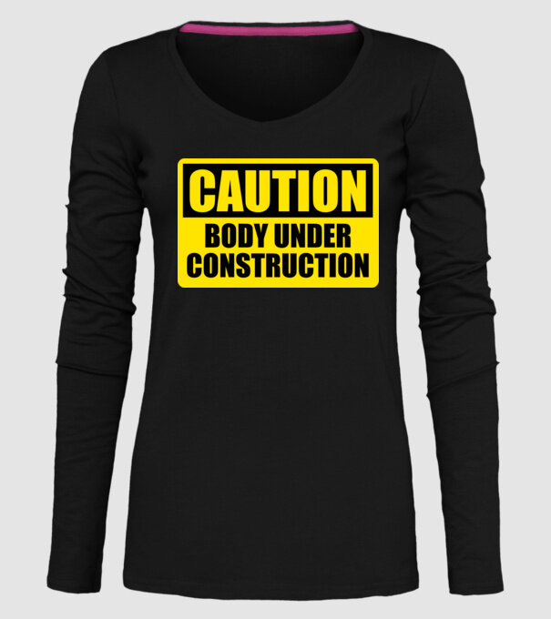 Caution Body Under Construction model negru pe tricou