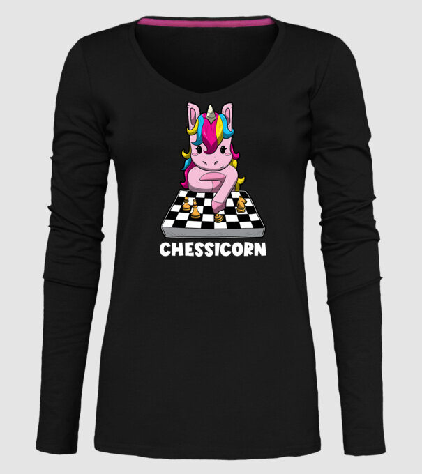 Chessicorn model negru pe tricou