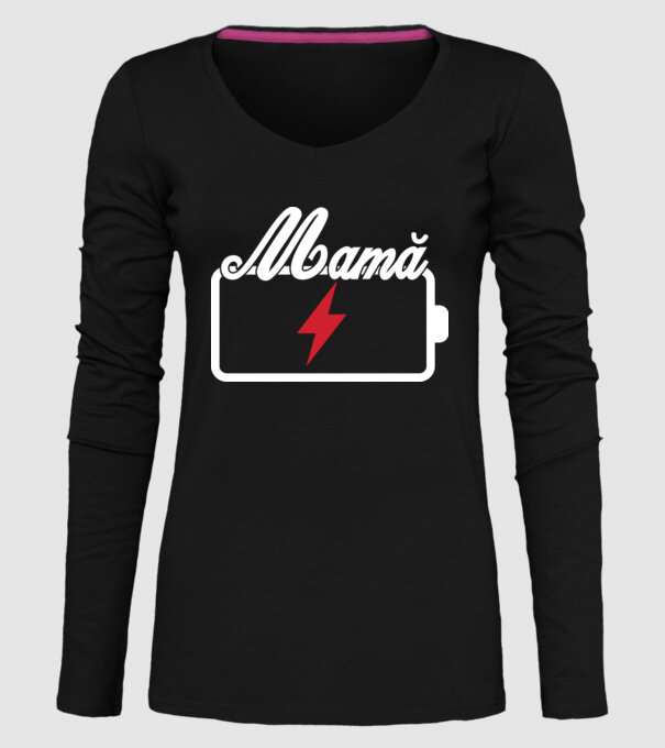 Mamă la încărcat model negru pe tricou