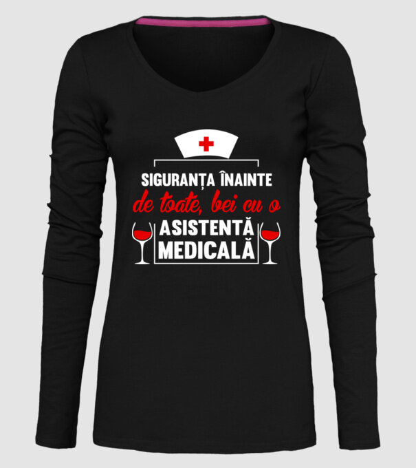 Siguranța înainte de toate, bei cu o asistentă medicală model negru pe tricou