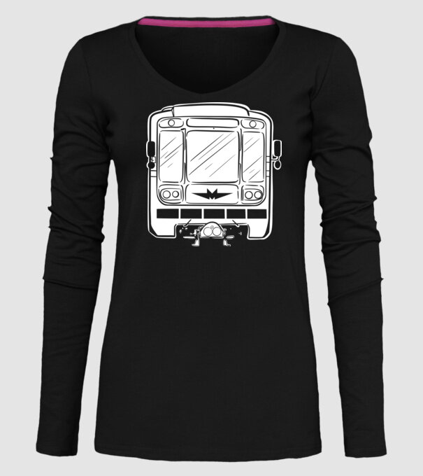 Trenuri model negru pe tricou