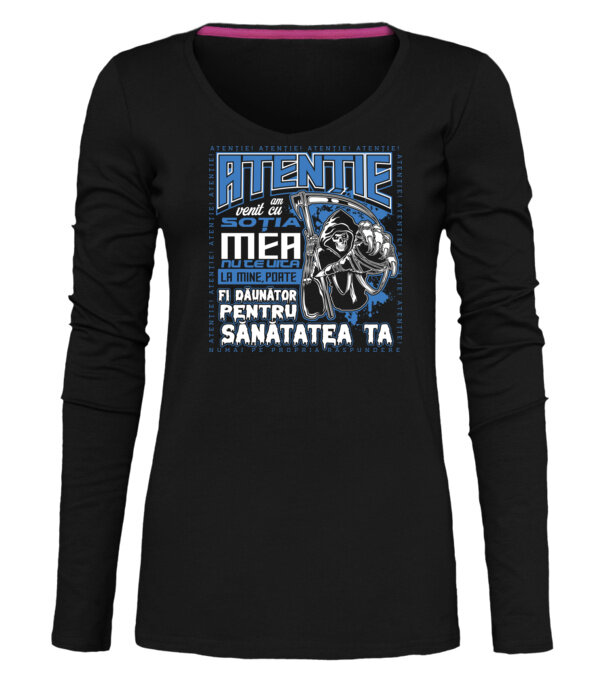  model  pe tricou