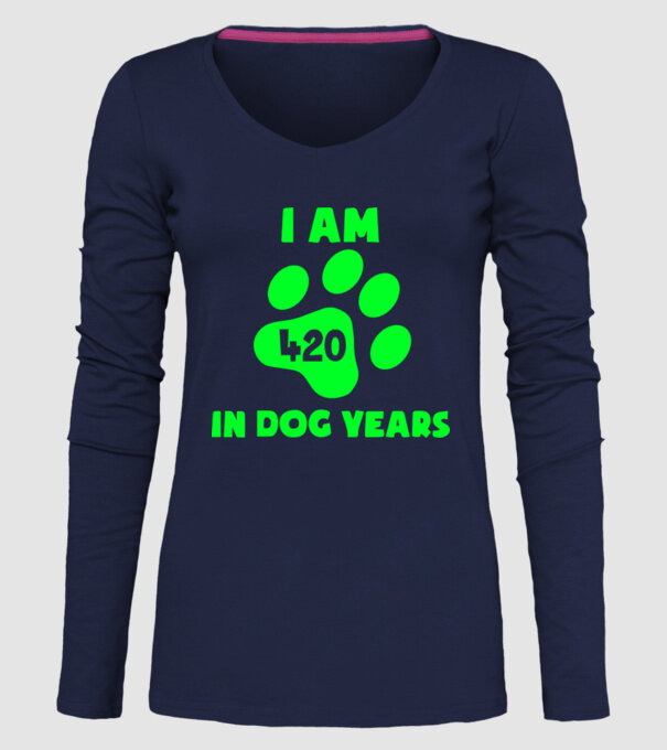 Dog Year - 420 model albastru închis pe tricou