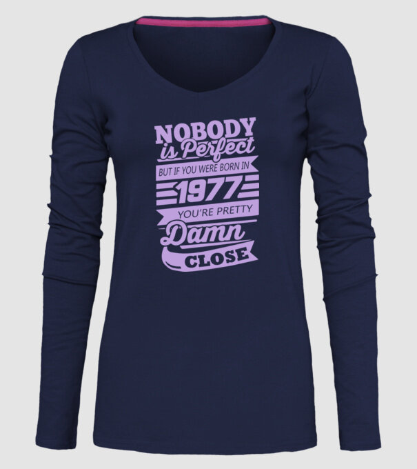 Nobody 1977 model albastru închis pe tricou