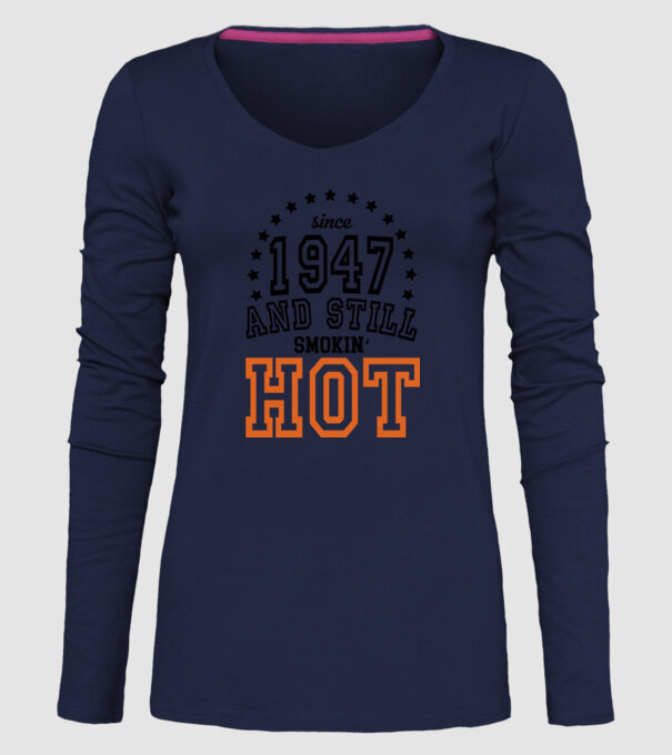 'Since and still smokin'' hot - 1947' model albastru închis pe tricou