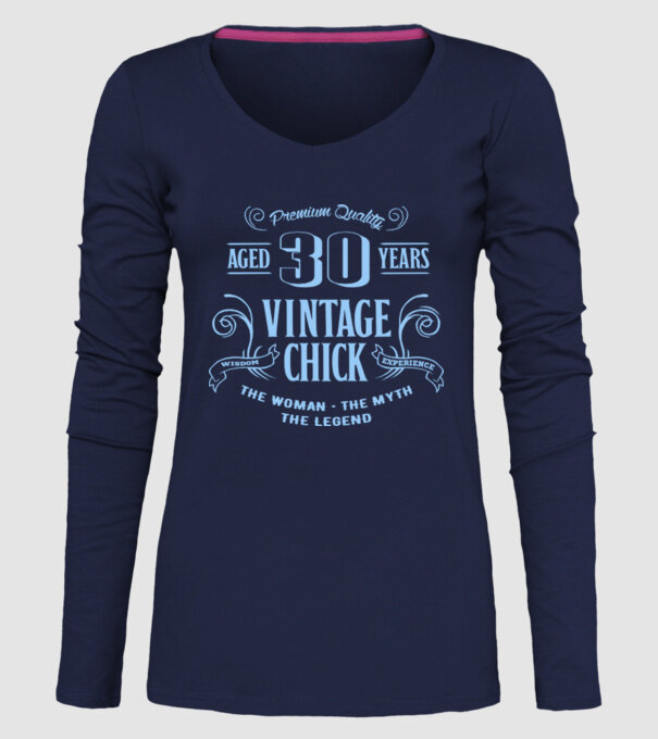 Vintage chick - 30 model albastru închis pe tricou